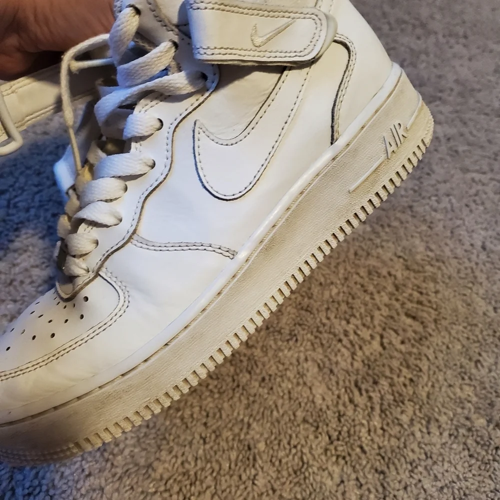 White Nike Air High Top Sneakers Size 6Y